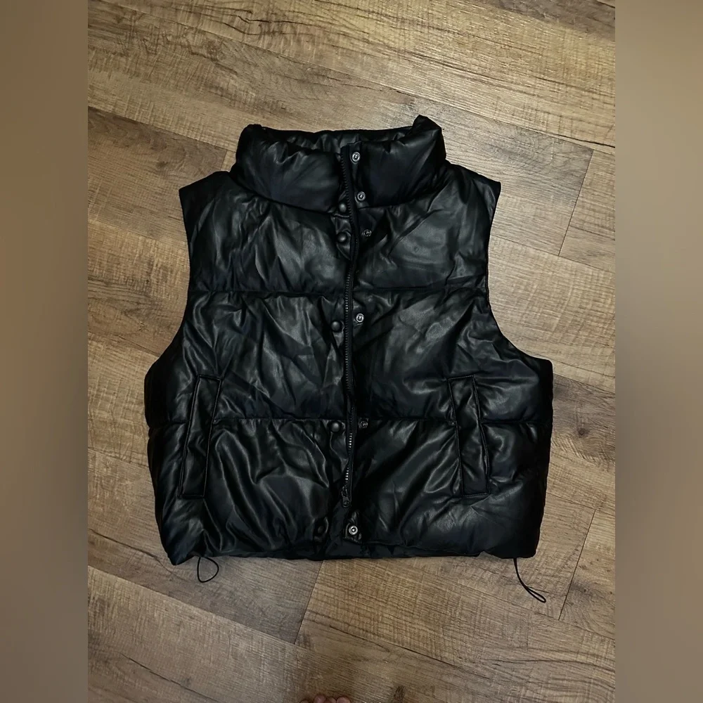 Faux Leather puffer vest - Picture 5 of 6